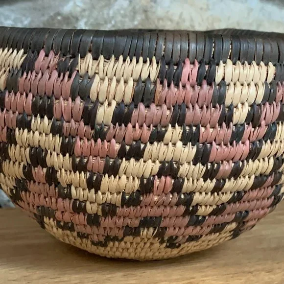 VTG African Basket Zulu Rwanda Coiled Chevron South Africa Hand Woven - Picture 6 of 7